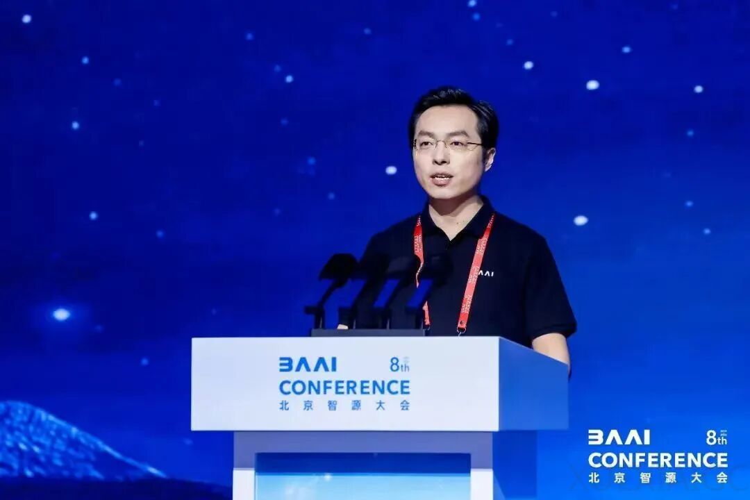 全新世界模型悟界·Physis将开源，22岁北大本科生担任负责人｜智源大会