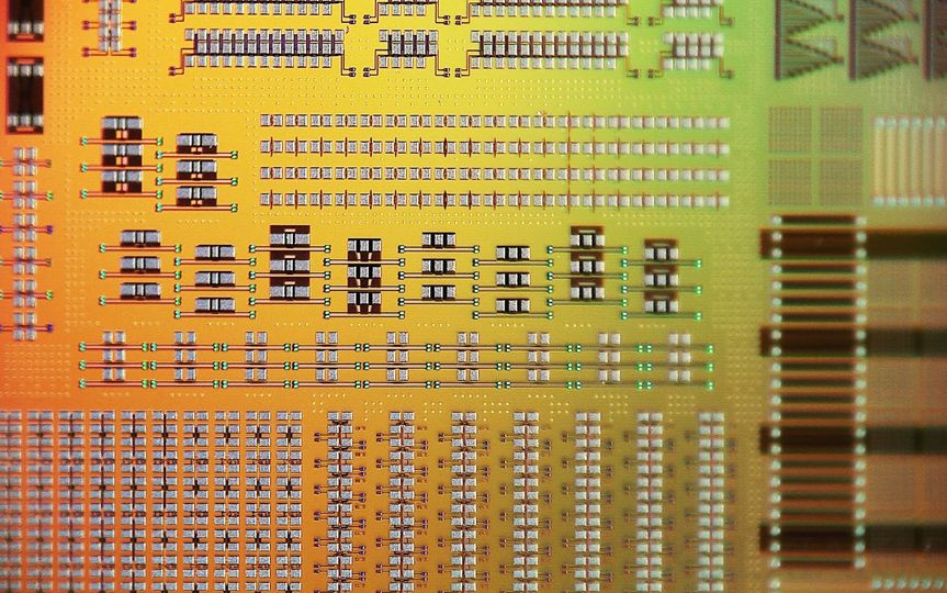 400 Gb/s,光芯片迎来里程碑