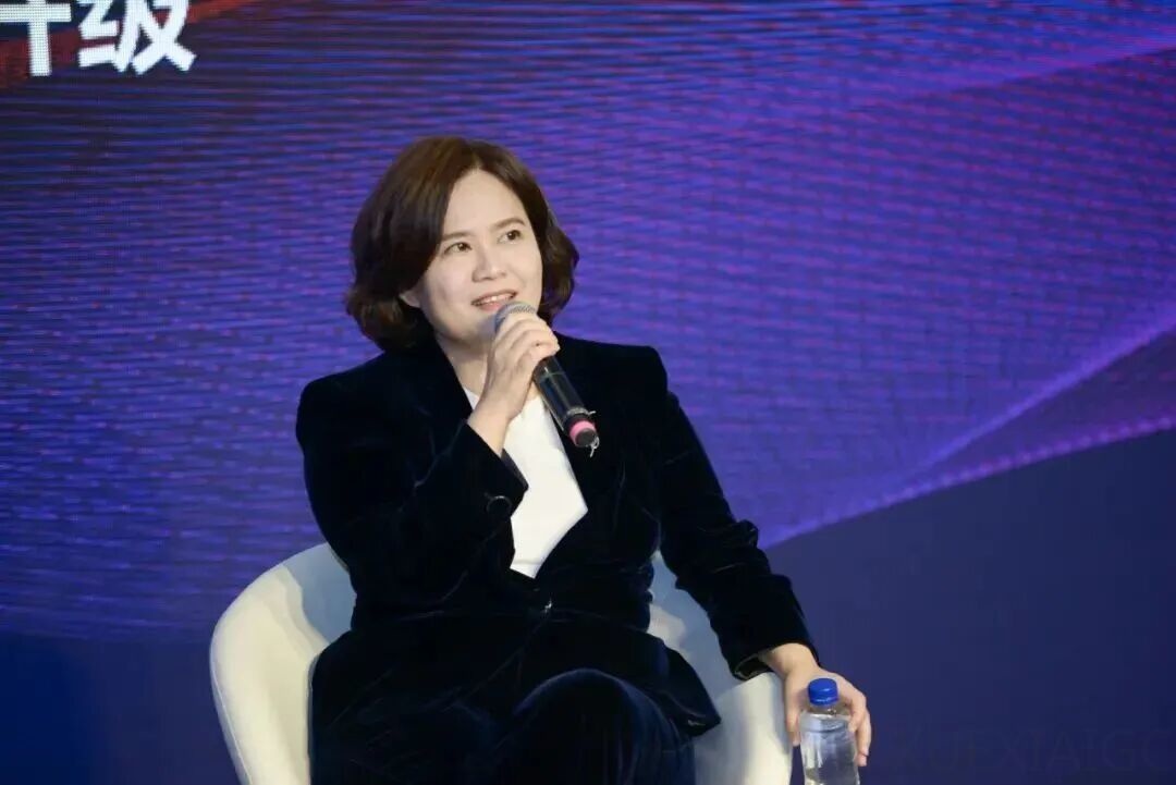 且买且珍惜！库克官宣：苹果产品即将涨价；狂买豪车、豪宅！三星、SK海力士员工百万奖金拿到手软；采购官走了！山姆被约谈后两天换两帅