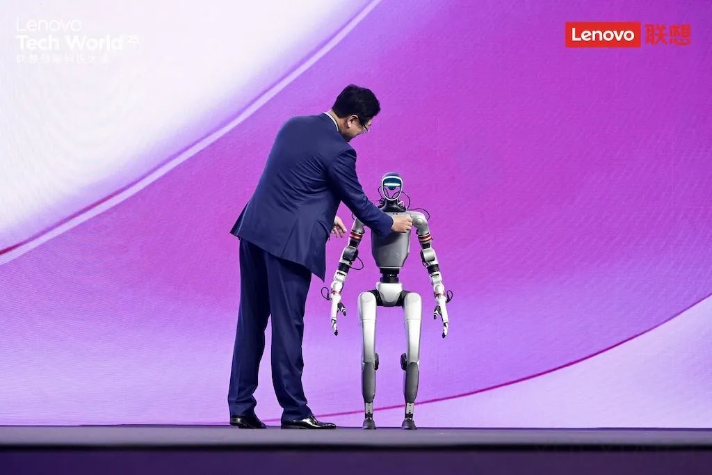 到底是什么,让你对 AI 产生如此联想?