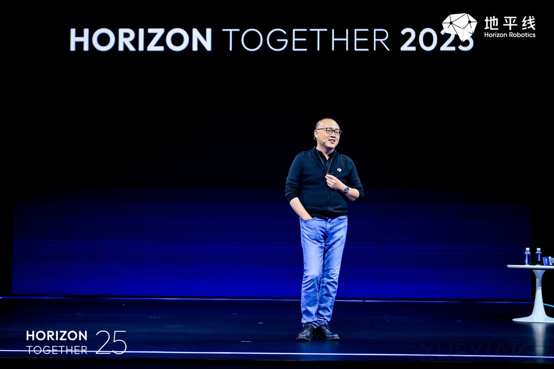 量产「中国版 FSD」后，地平线为何公开高阶智驾的「灵魂代码」？