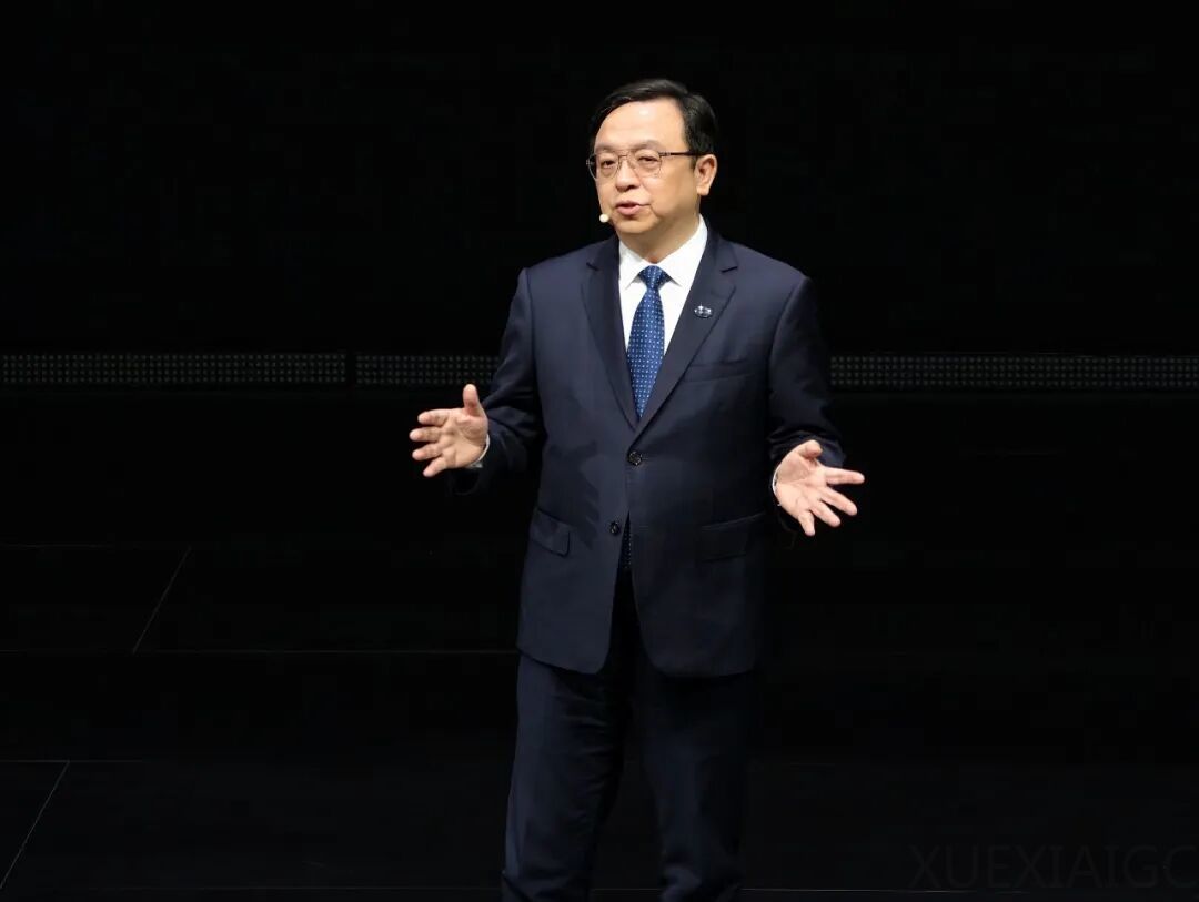 比亚迪王传福终结「电动化上半场」：9 分钟充饱，不再有「电动爹」