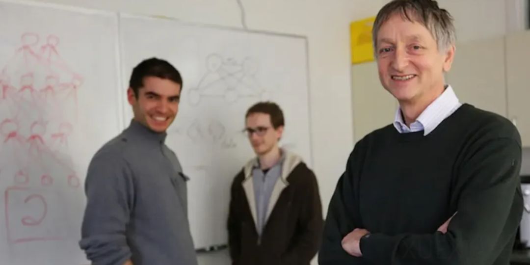 Hinton加入Scaling Law论战，他不站学生Ilya