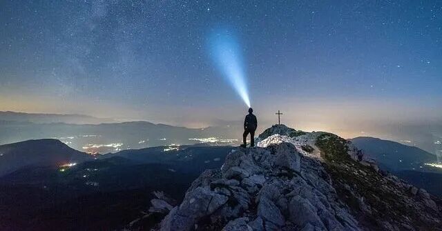 没有KPI，也能领先OpenAI？从“内部观察者”视角看顶级AI实验室如何运作