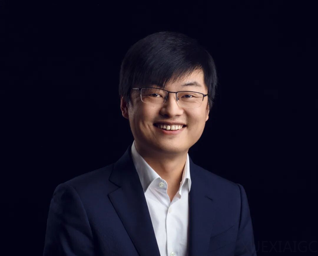 对话特赞范凌：我亲手「杀死」了过去的自己，AI 时代所有的留恋都是负担