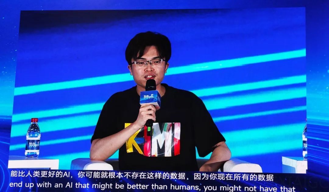 杨植麟和闫俊杰首次“撞车”,MiniMax视频模型价格一年超万元