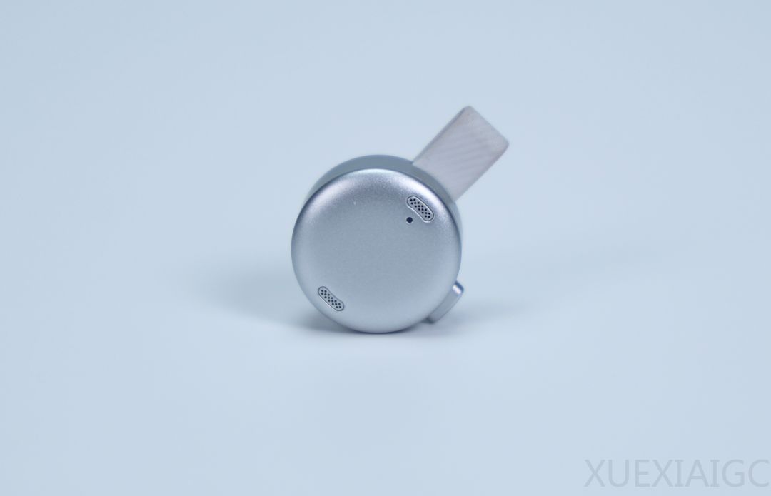 飞书合作的第一款AI硬件来了，居然是个AI录音豆。