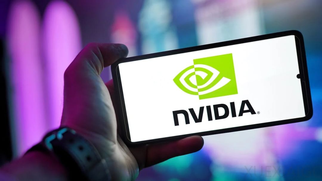 英伟达、AMD恢复向中国销售AI芯片,美国商务部长:中国只能买到英伟达“第四等”货