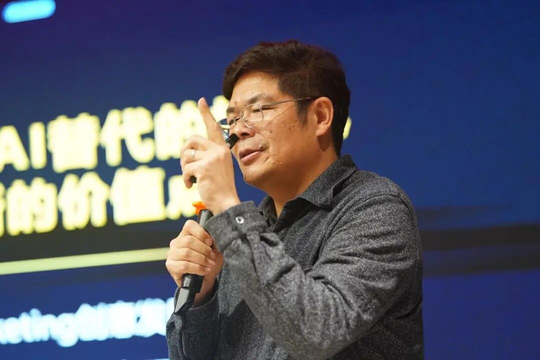 AI产品定价难:20%的重度用户,可能会让企业亏得一塌糊涂丨鲸犀百人谈Vol.42