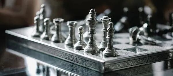 下棋比智商!8 大 AI 模型上演棋盘大战,谁能称王?