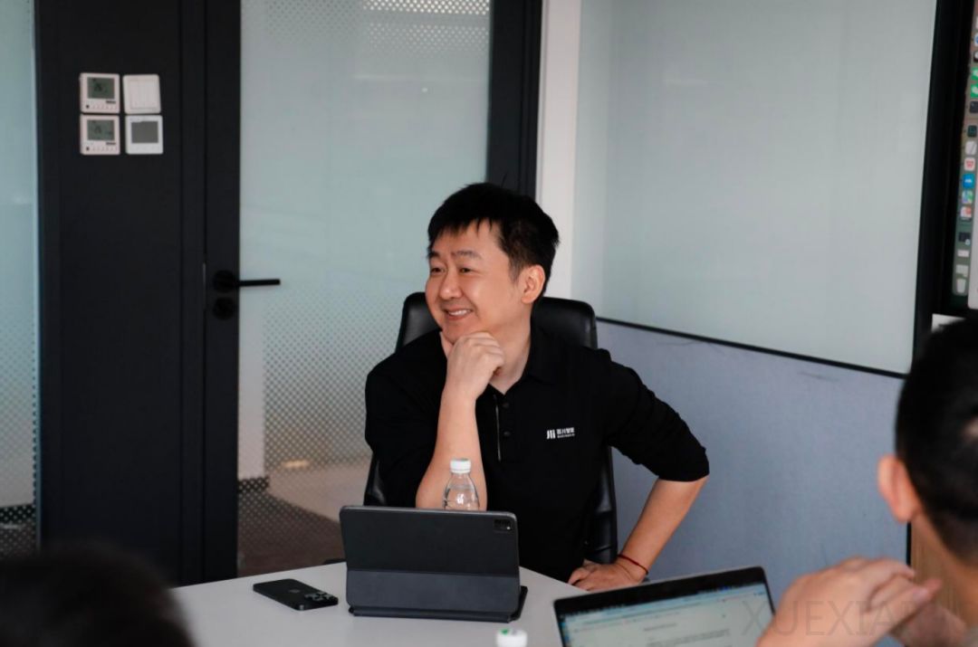 把医疗AI禁锢在严肃区间：百川M3 Plus首创“证据锚定”，幻觉率2.6%刷新全球纪录