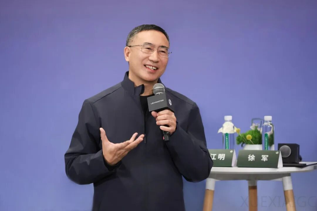 零跑朱江明：一汽入股但会保持控制权，机器人很热，但要看投入产出比