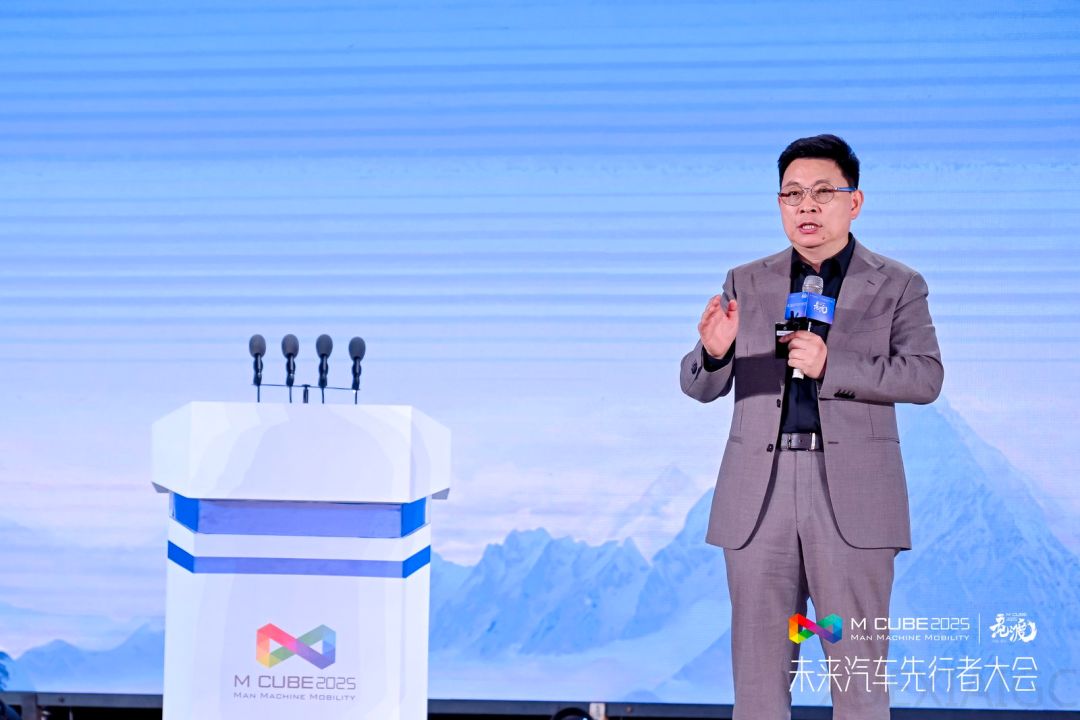 华为余承东:有些车卖爆了但产品不太好,尊界 S800 百万顶配超七成