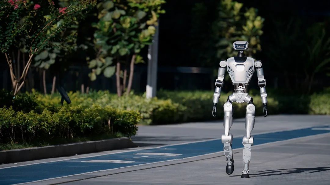 京东领投逐际动力、众擎、千寻三家企业新融资,具身机器人热潮不减