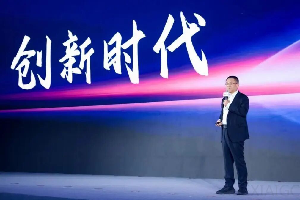 AI时代的“全栈玩家”，新紫光的底牌与远征