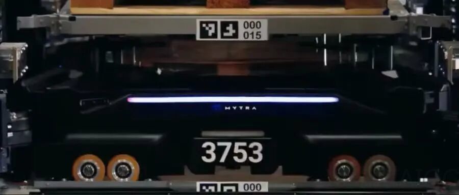 前特斯拉Optimus主管，转头做了台“搬货机器人”，融资近9亿